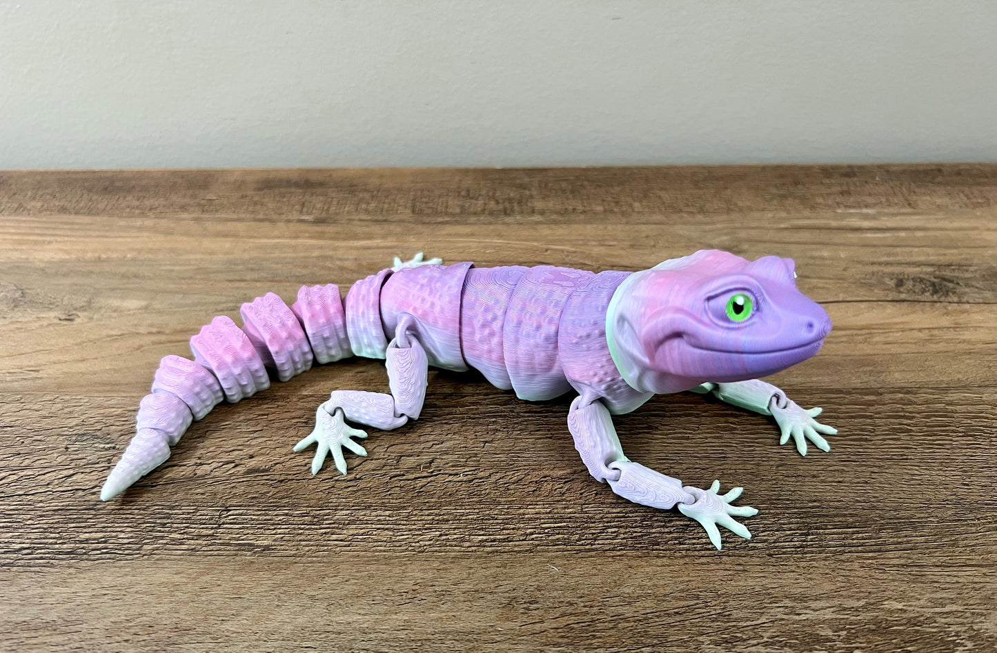 Articulated  Gecko - Slandis Creations LLC
