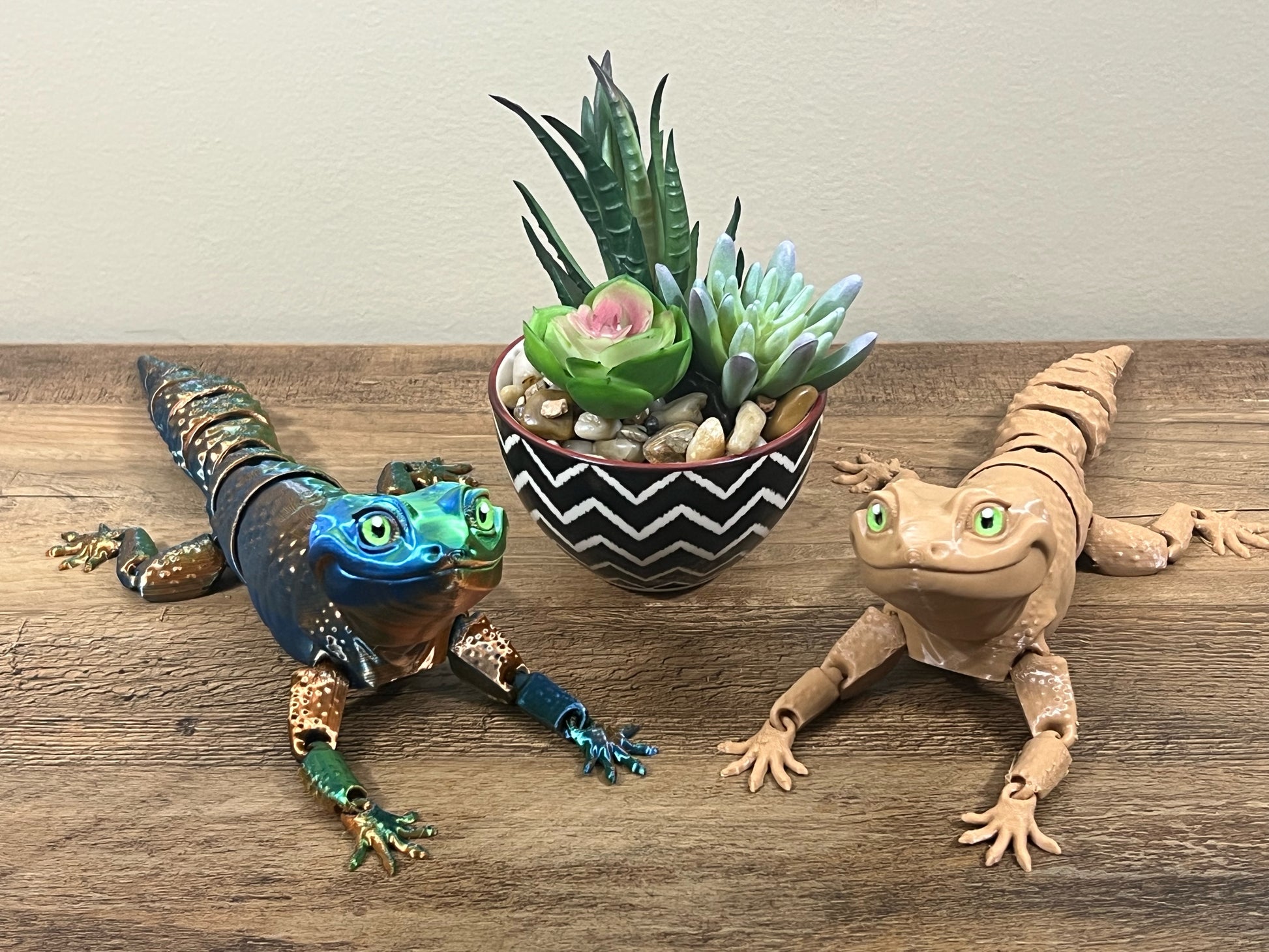 Articulated  Gecko - Slandis Creations LLC