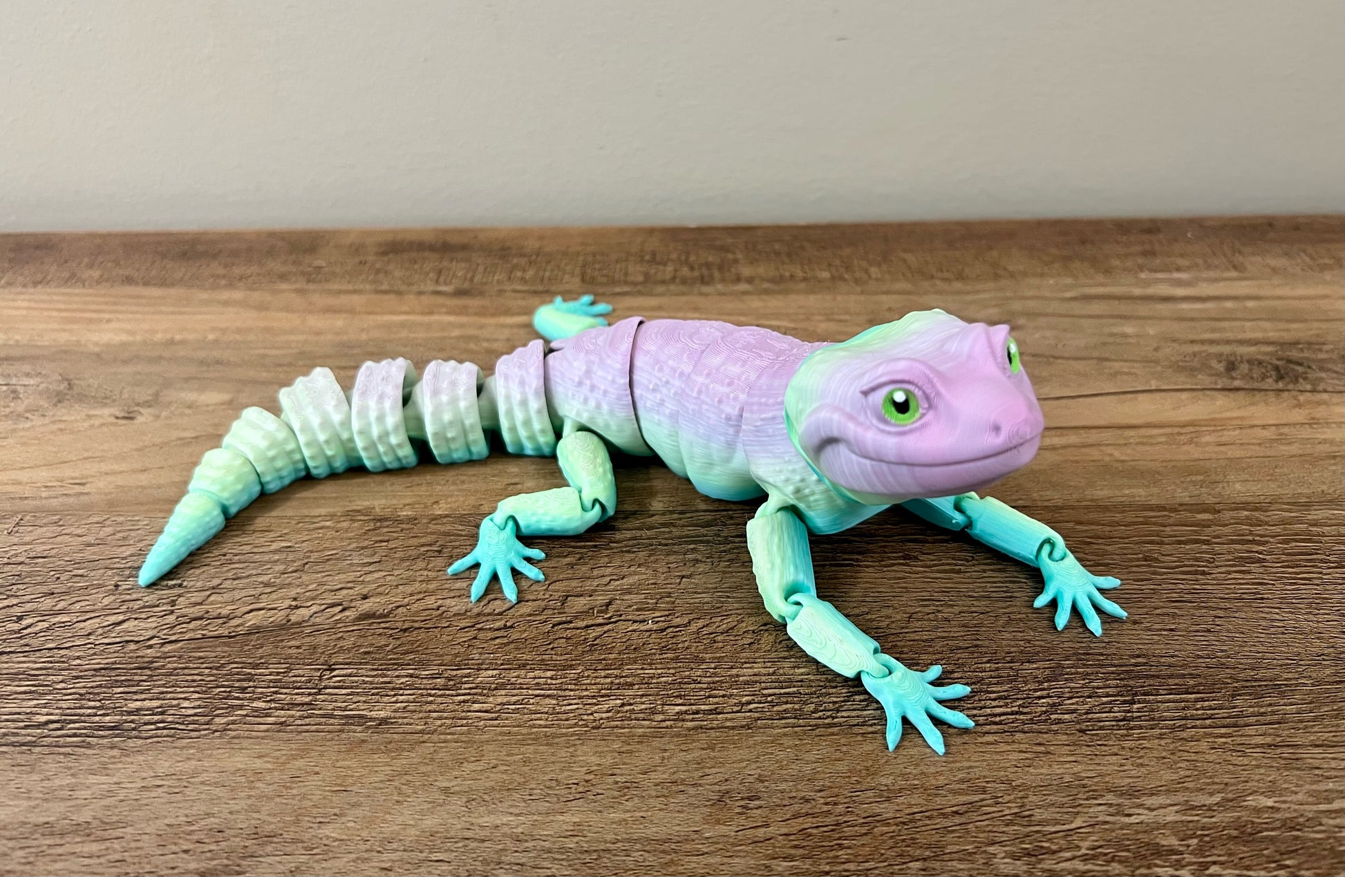 Articulated  Gecko - Slandis Creations LLC