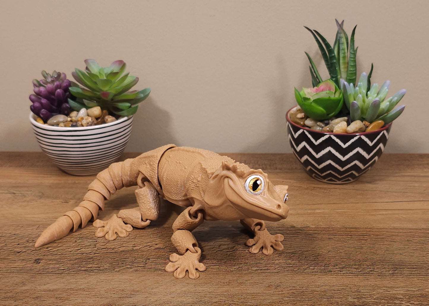 Articulated Crested Gecko - Tan- Front-right side-Slandis Creations LLC